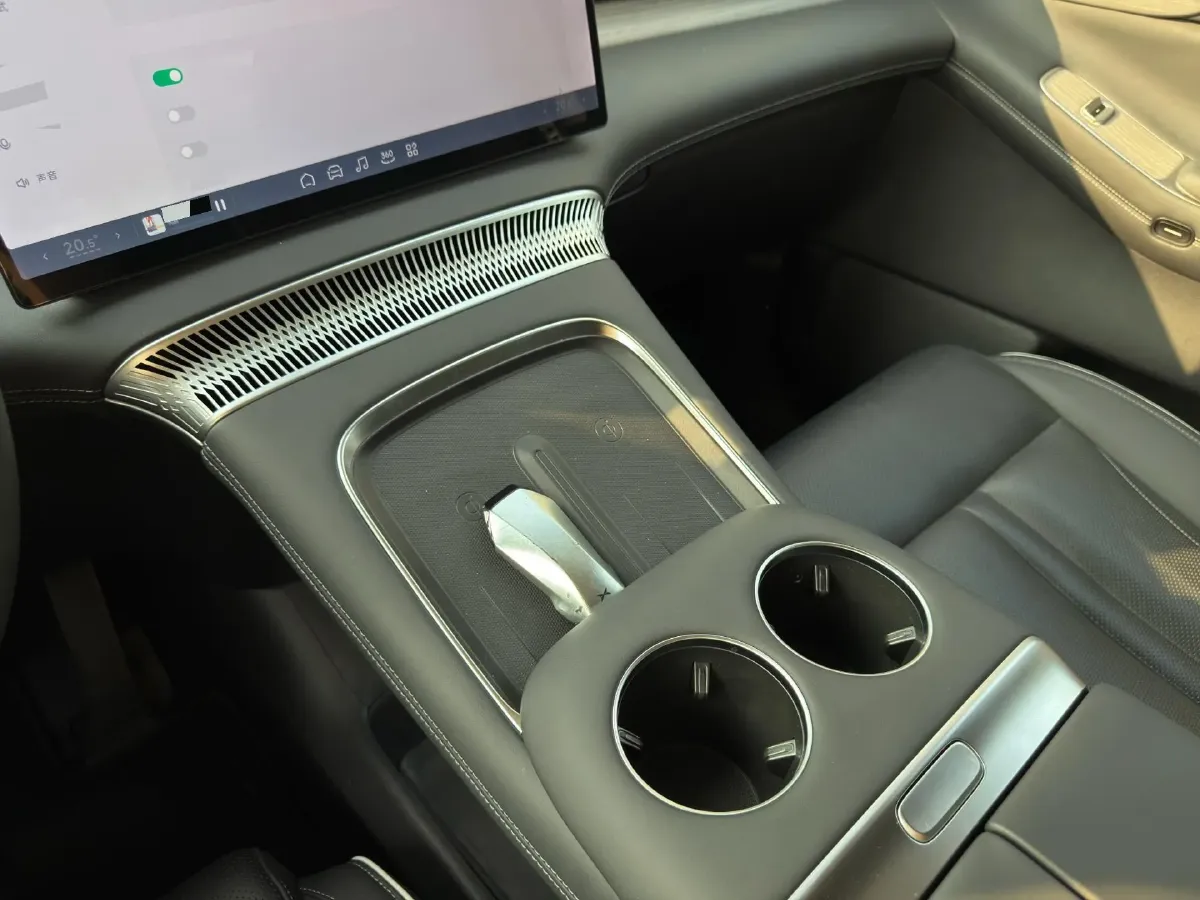 2024 Xpeng X9 BEV 101.5KWH,autocango,china used car exporter,china ev exporter,chinese used car exporter,chinese used ev exporter