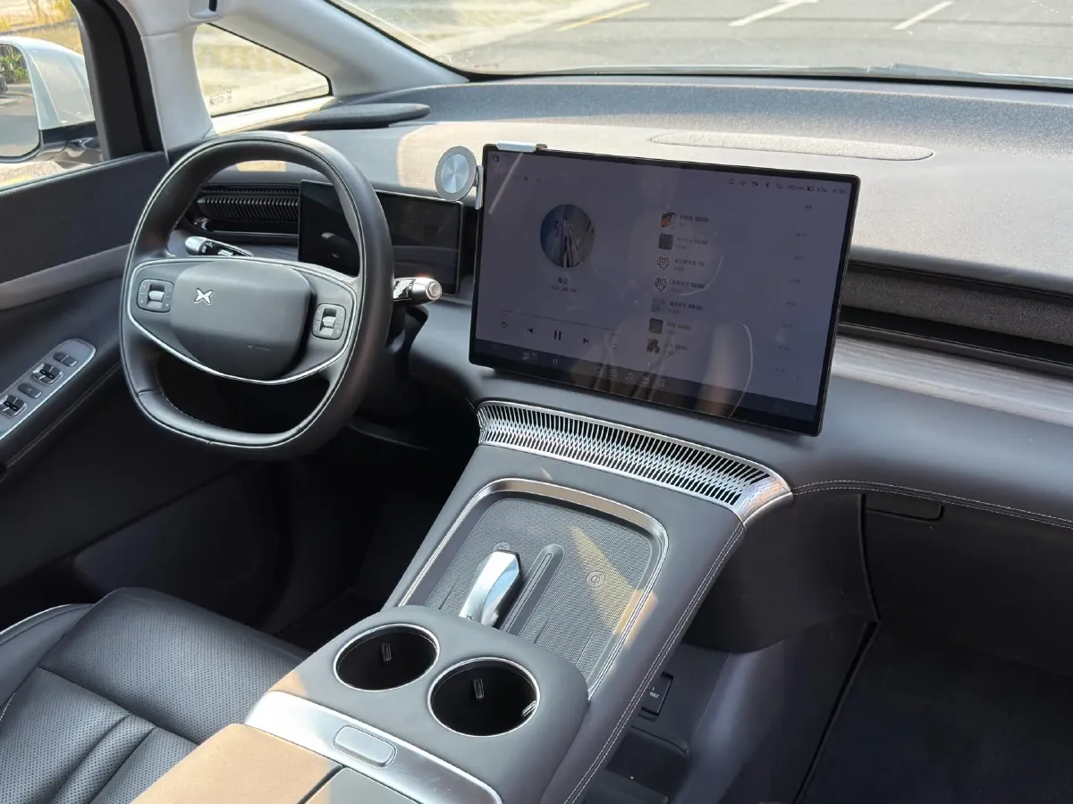 2024 Xpeng X9 BEV 101.5KWH,autocango,china used car exporter,china ev exporter,chinese used car exporter,chinese used ev exporter