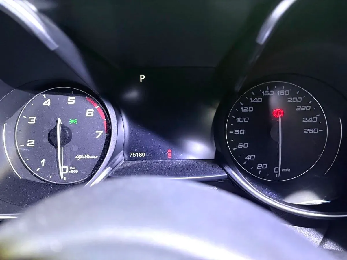 2017 Ford Mustang 2.3T 314HP L4 6AT,autocango,china used car exporter,china ev exporter,chinese used car exporter,chinese used ev exporter