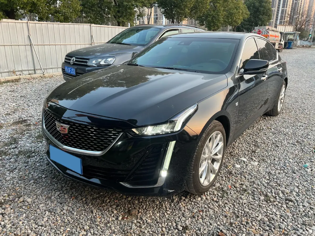 2023 Cadillac CT5 2.0T 237HP L4 10AT