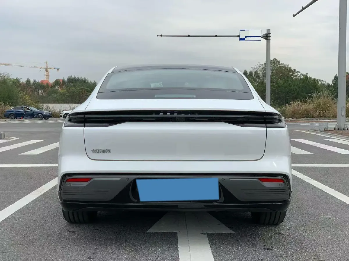 2025 Geely Galaxy Starshine 8 1.5L 112HP L4 1DHT PHEV,autocango,china used car exporter,china ev exporter,chinese used car exporter,chinese used ev exporter