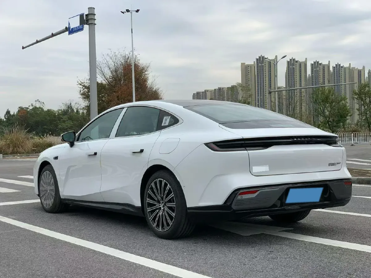 2025 Geely Galaxy Starshine 8 1.5L 112HP L4 1DHT PHEV,autocango,china used car exporter,china ev exporter,chinese used car exporter,chinese used ev exporter