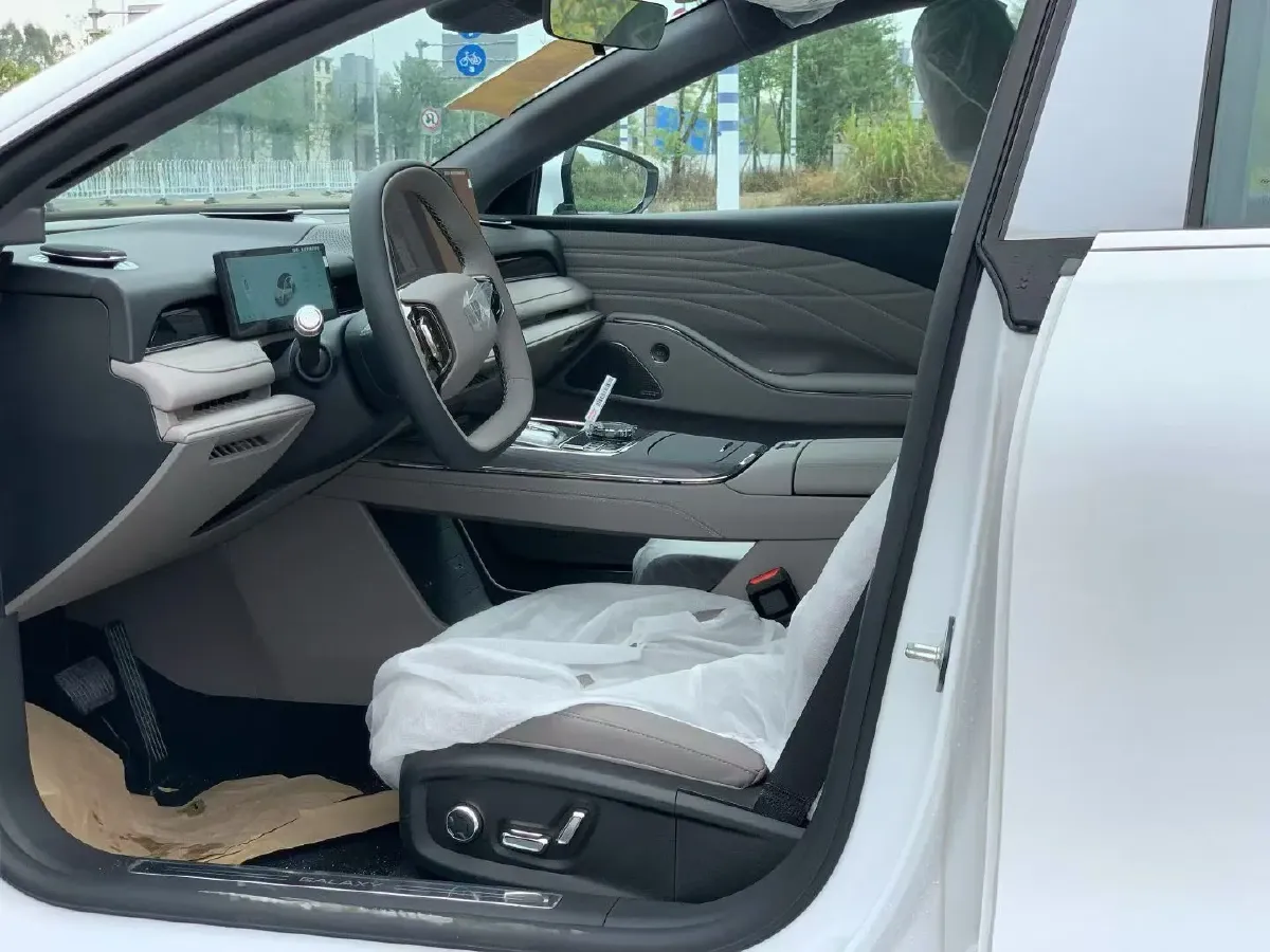 2025 Geely Galaxy Starshine 8 1.5L 112HP L4 1DHT PHEV,autocango,china used car exporter,china ev exporter,chinese used car exporter,chinese used ev exporter