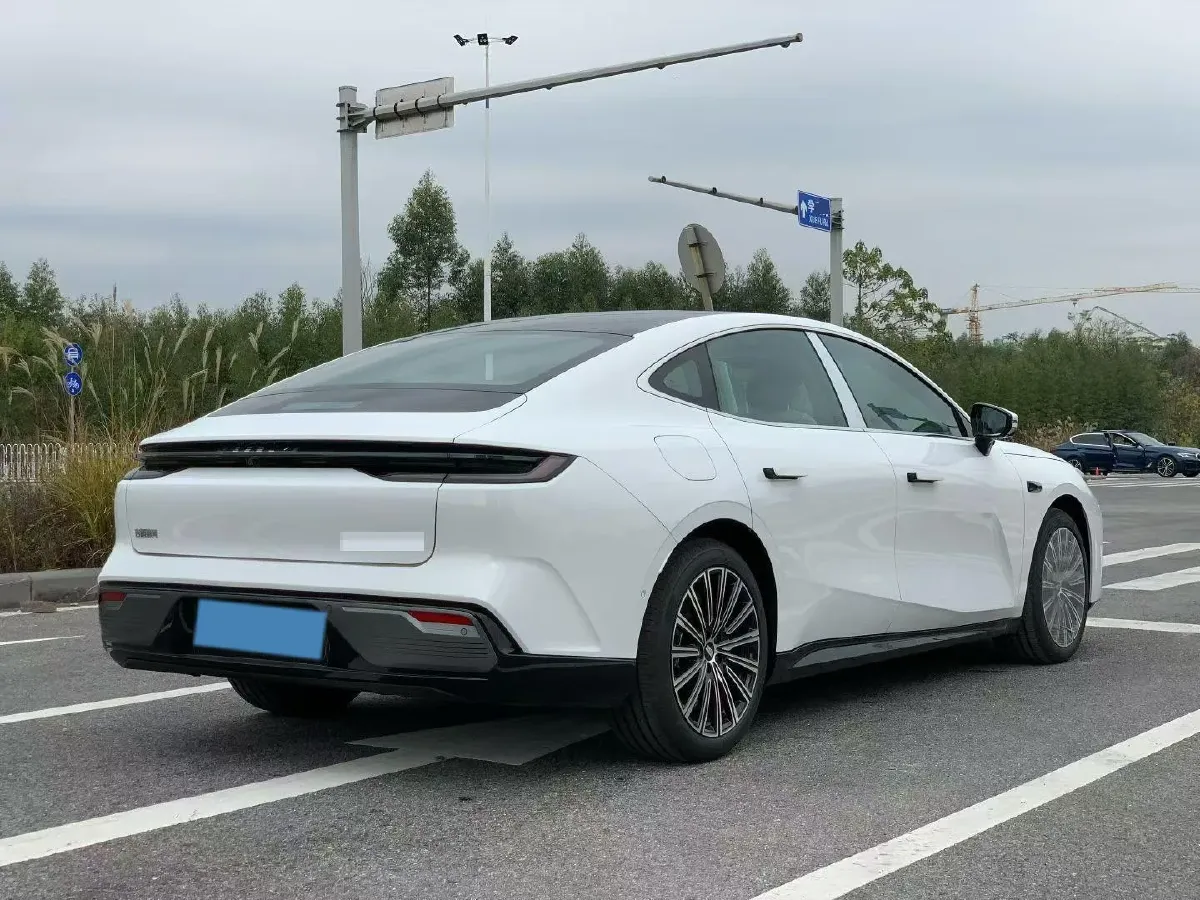 2025 Geely Galaxy Starshine 8 1.5L 112HP L4 1DHT PHEV,autocango,china used car exporter,china ev exporter,chinese used car exporter,chinese used ev exporter