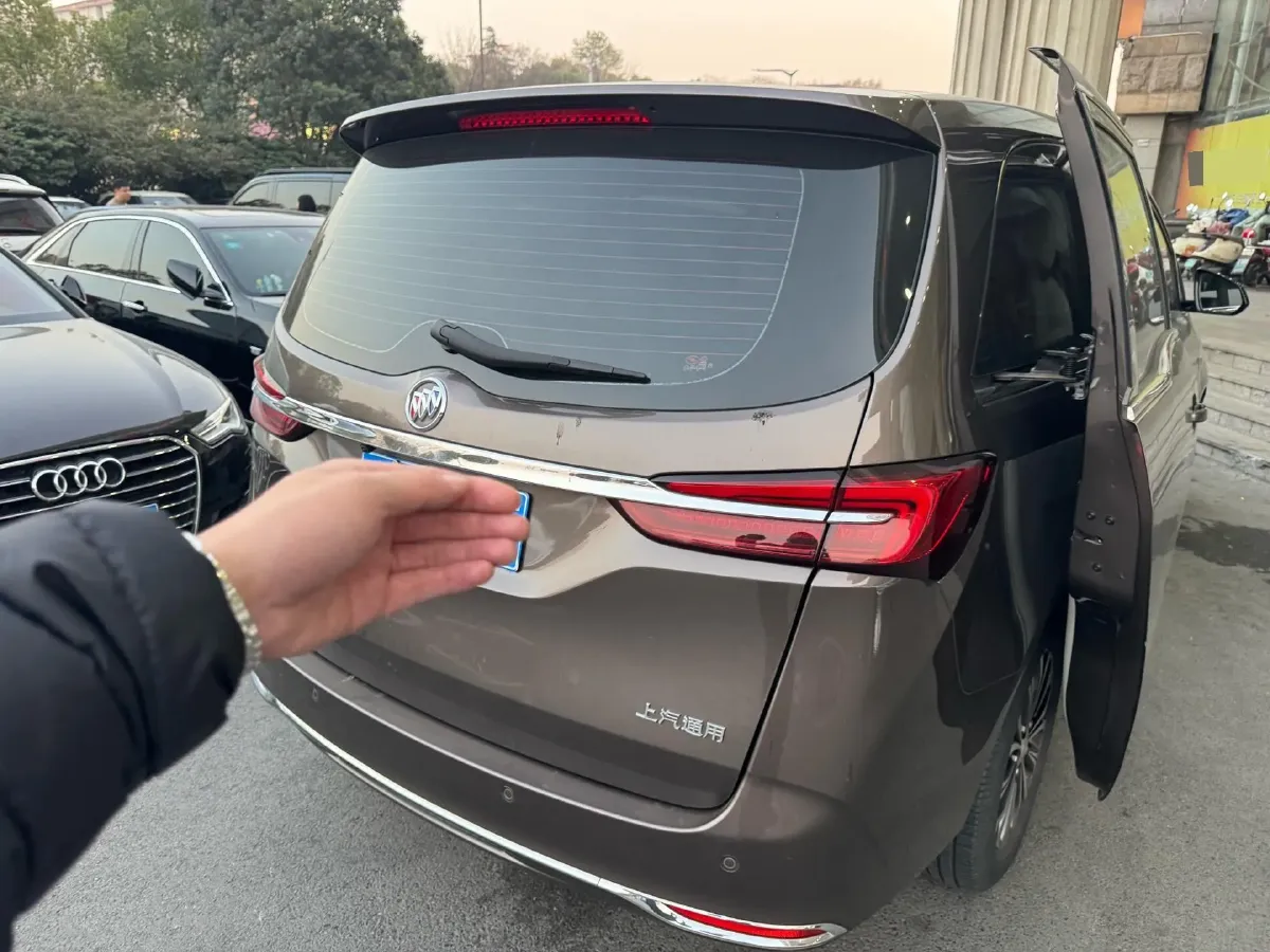 2023 Buick GL8 2.0T 237HP L4 9AT,autocango,china used car exporter,china ev exporter,chinese used car exporter,chinese used ev exporter