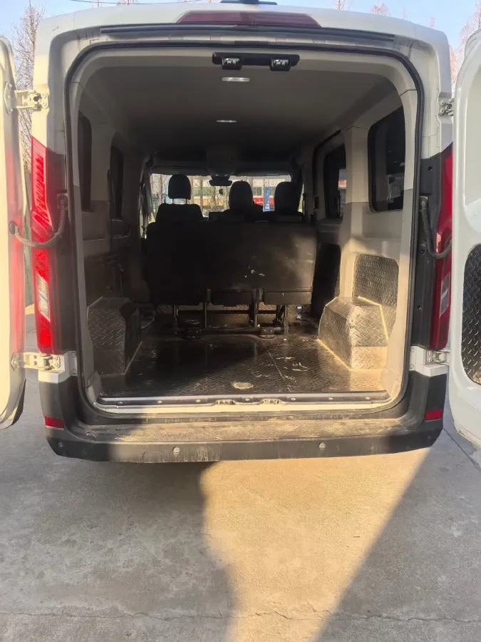 2022 JMC YuHu 9 2.0T 220HP L4 6MT,autocango,china used car exporter,china ev exporter,chinese used car exporter,chinese used ev exporter