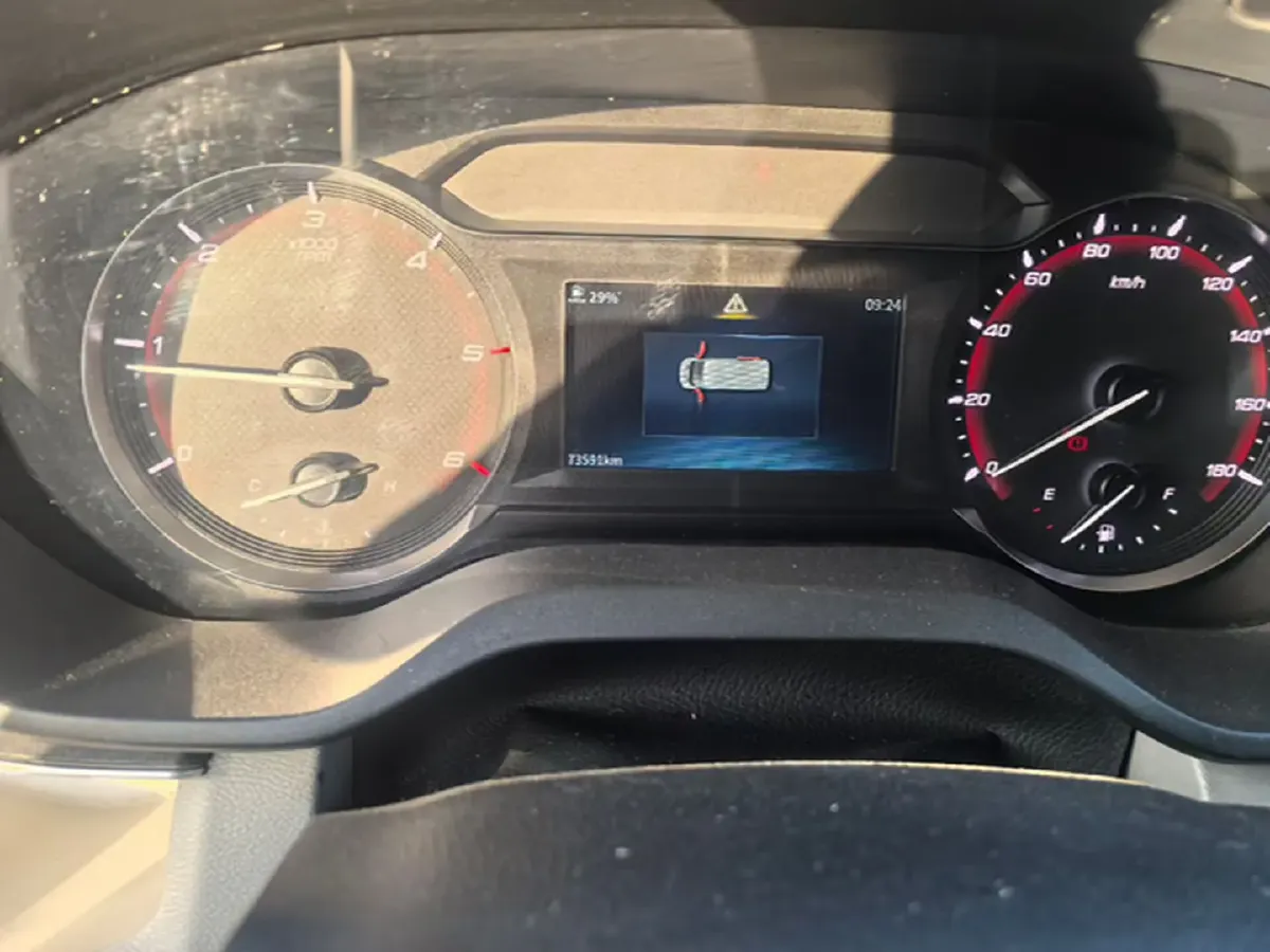 2022 JMC YuHu 9 2.0T 220HP L4 6MT,autocango,china used car exporter,china ev exporter,chinese used car exporter,chinese used ev exporter