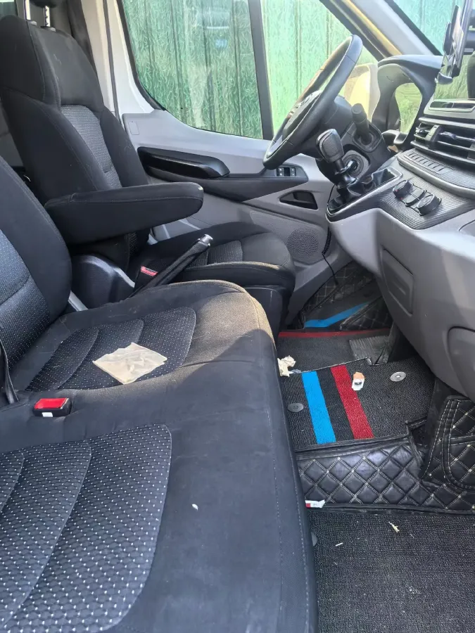 2022 JMC YuHu 9 2.0T 220HP L4 6MT,autocango,china used car exporter,china ev exporter,chinese used car exporter,chinese used ev exporter