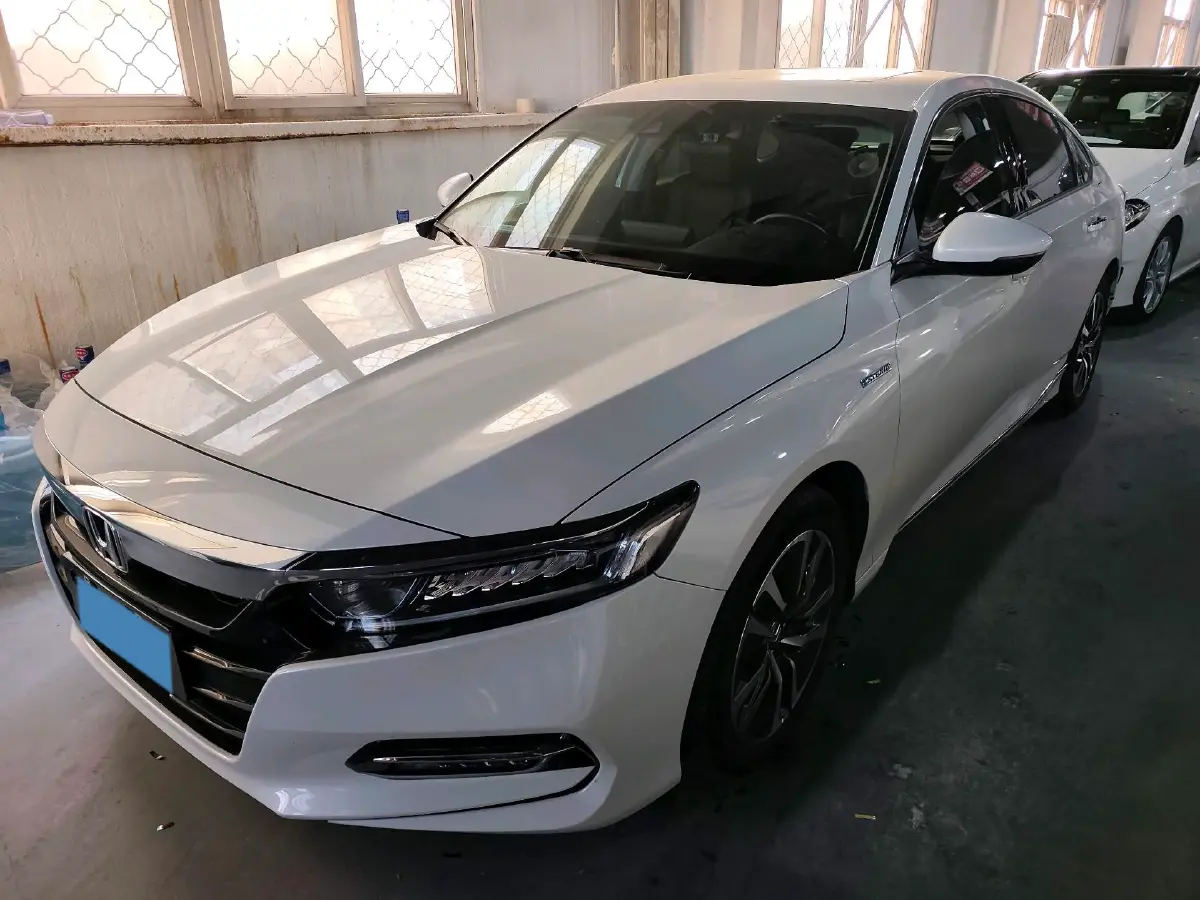 2018 Honda Accord 2.0L 146HP L4 E-CVT Hybrid