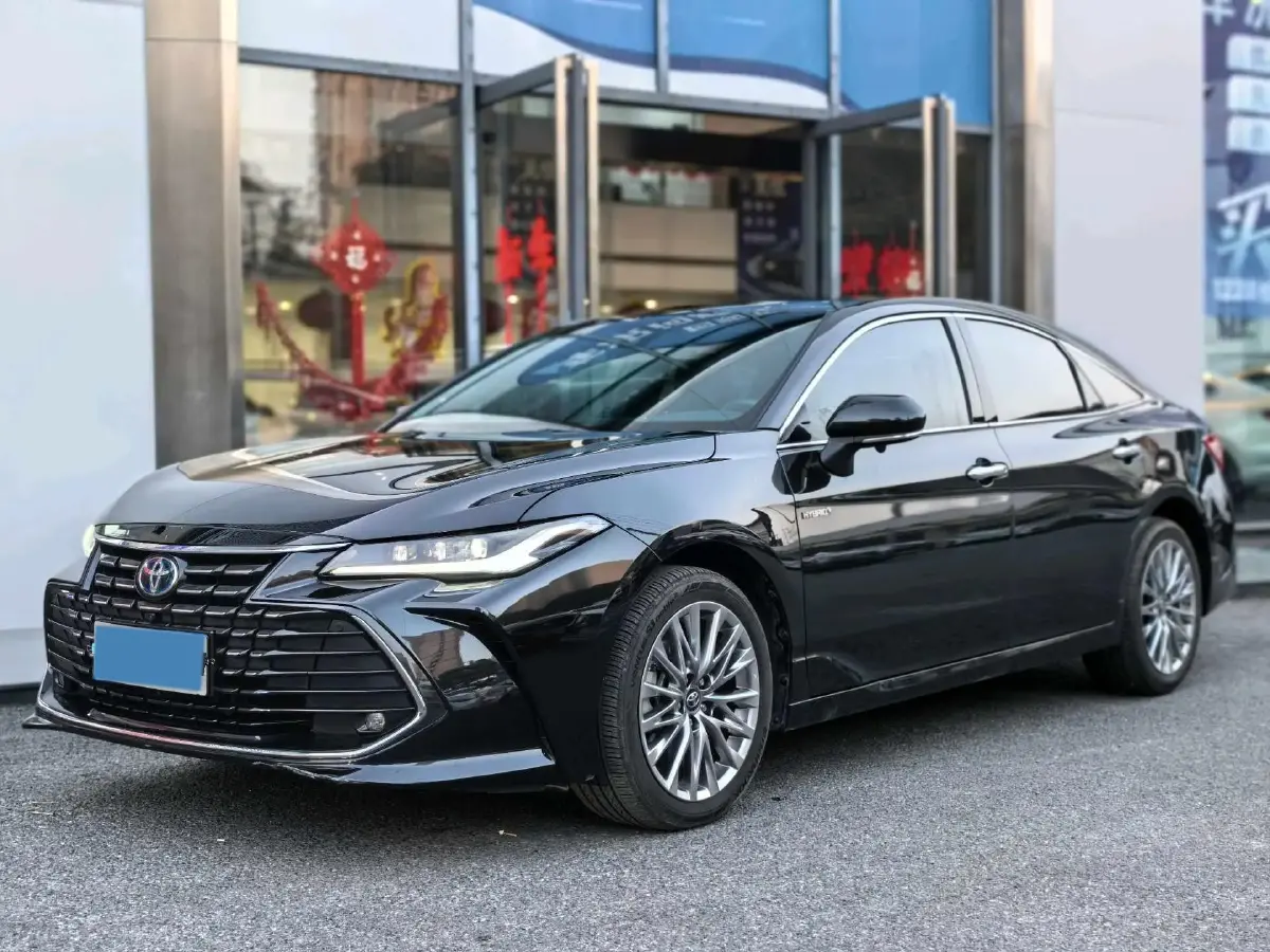 2022 Toyota Avalon 2.5L 178HP L4 E-CVT Hybrid
