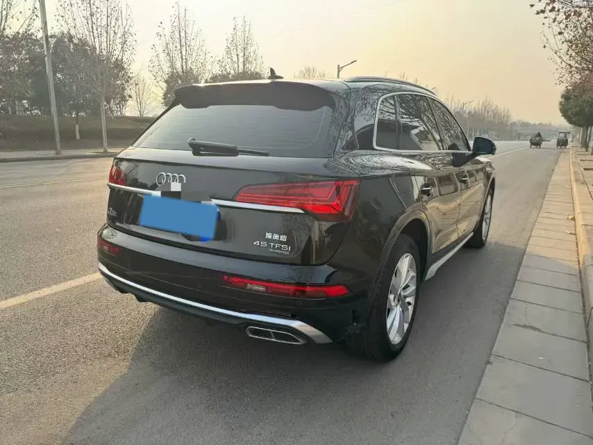 2022 Audi Q5L 2.0T 190HP L4 7DCT,autocango,china used car exporter,china ev exporter,chinese used car exporter,chinese used ev exporter