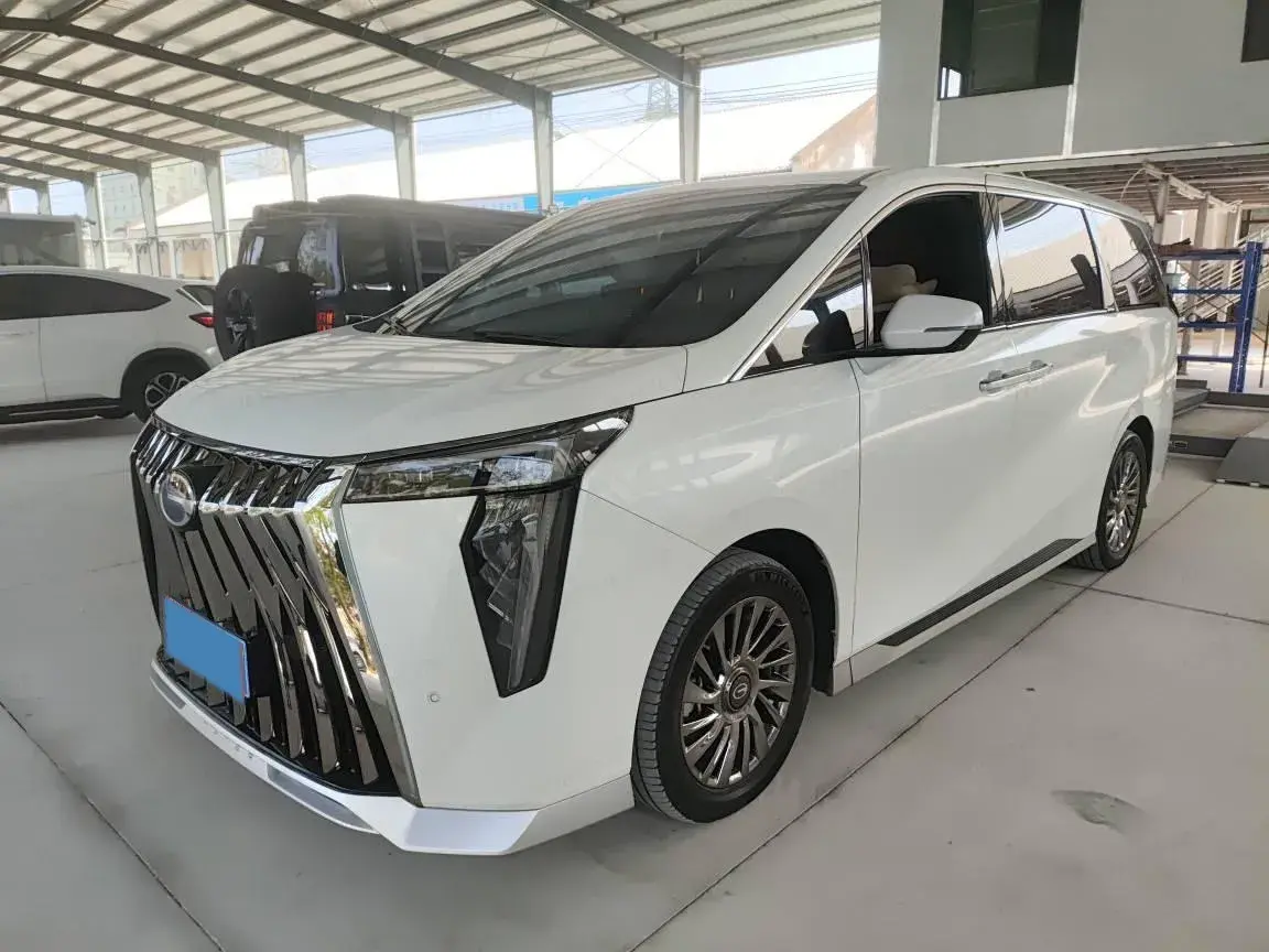 2023 GAC Trumpchi M8 2.0T 190HP L4 E-CVT Hybrid