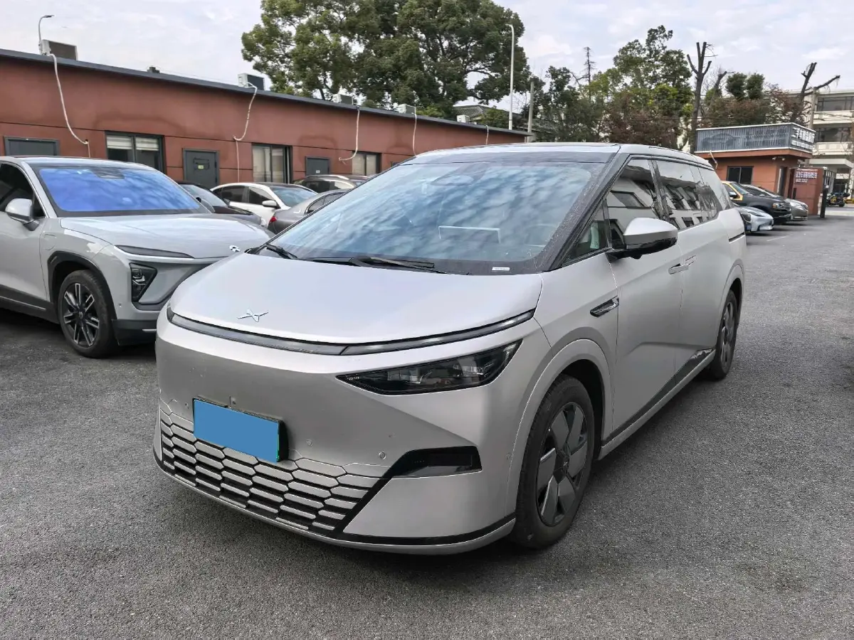 2024 Xpeng X9 BEV 101.5KWH
