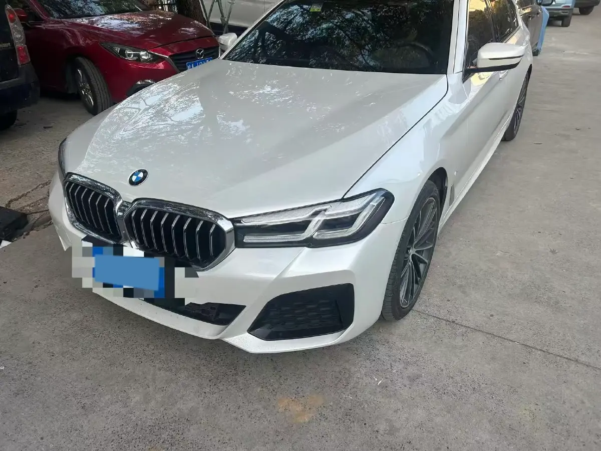 2022 BMW 5 Series 2.0T 252HP L4 8AT