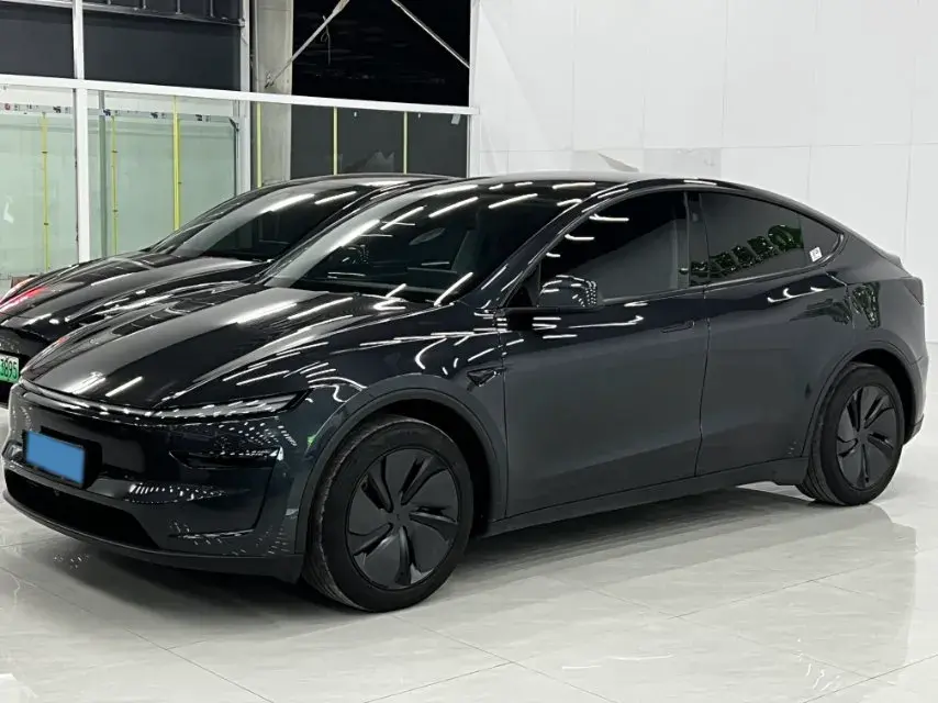2025 Tesla Model Y BEV 62.5KWH