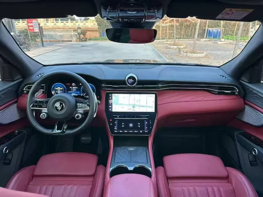 2023 Maserati Grecale 2.0T 300HP L4 8AT,autocango,china used car exporter,china ev exporter,chinese used car exporter,chinese used ev exporter