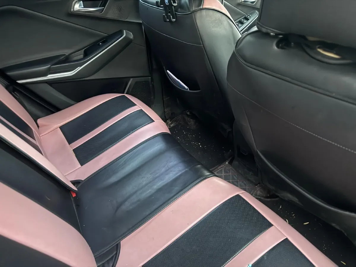 2021 ChangAn CS15 1.5L 107HP L4 5DCT,autocango,china used car exporter,china ev exporter,chinese used car exporter,chinese used ev exporter