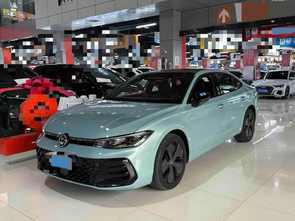 2025 Volkswagen Passat 2.0T 220HP L4 7DCT