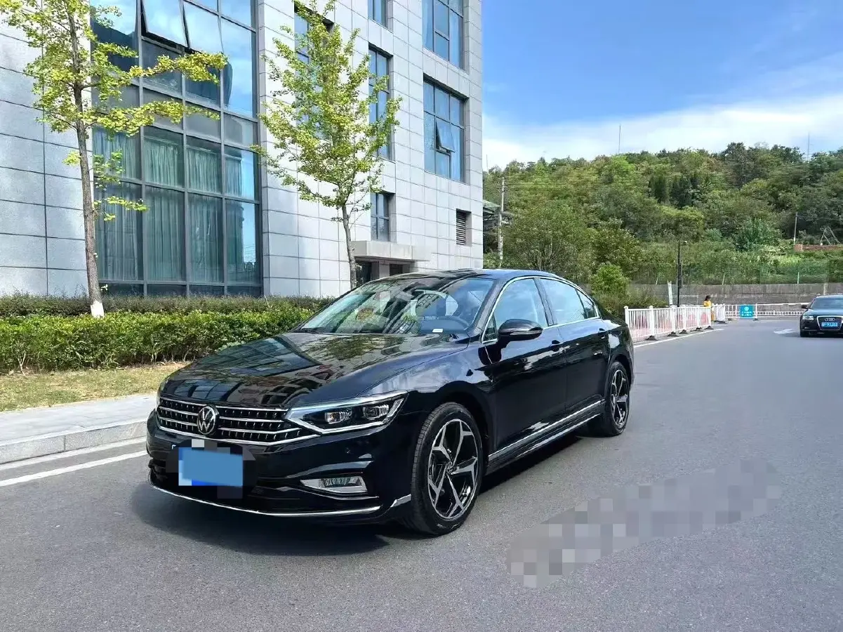 2025 Volkswagen Magotan 2.0T 186HP L4 7DCT