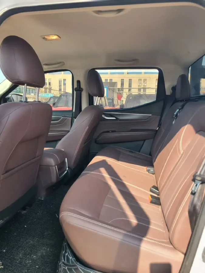 2022 Dongfeng RuiQi 7 2.3T 166HP L4 8AT,autocango,china used car exporter,china ev exporter,chinese used car exporter,chinese used ev exporter