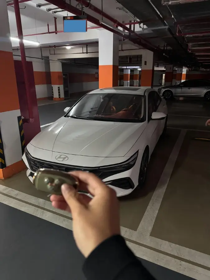 2023 Hyundai Elantra 1.5L 115HP L4 CVT