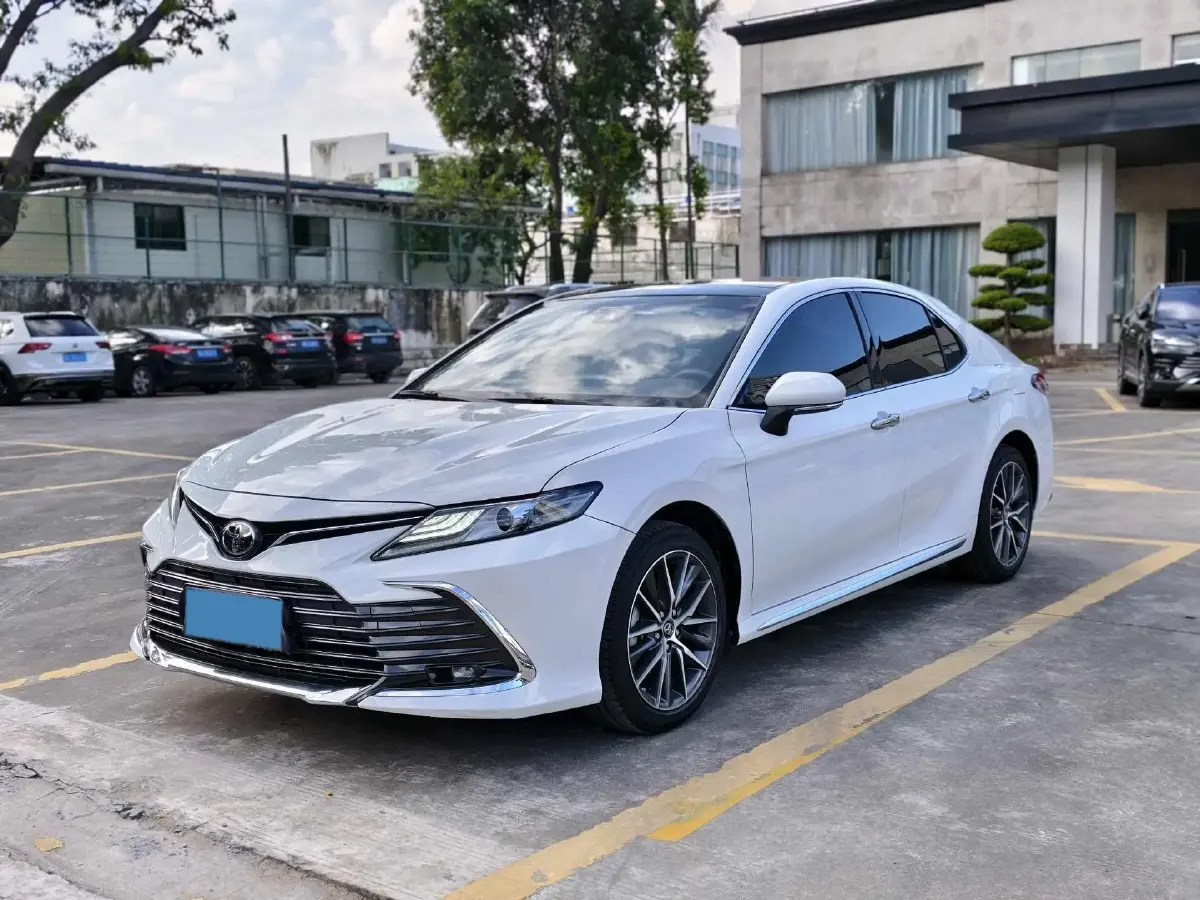 2023 Toyota Camry 2.5L 207HP L4 8AT