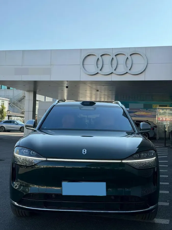 2024 AITO AITO M9 1.5T 152HP L4 REEV 42KWH,autocango,china used car exporter,china ev exporter,chinese used car exporter,chinese used ev exporter