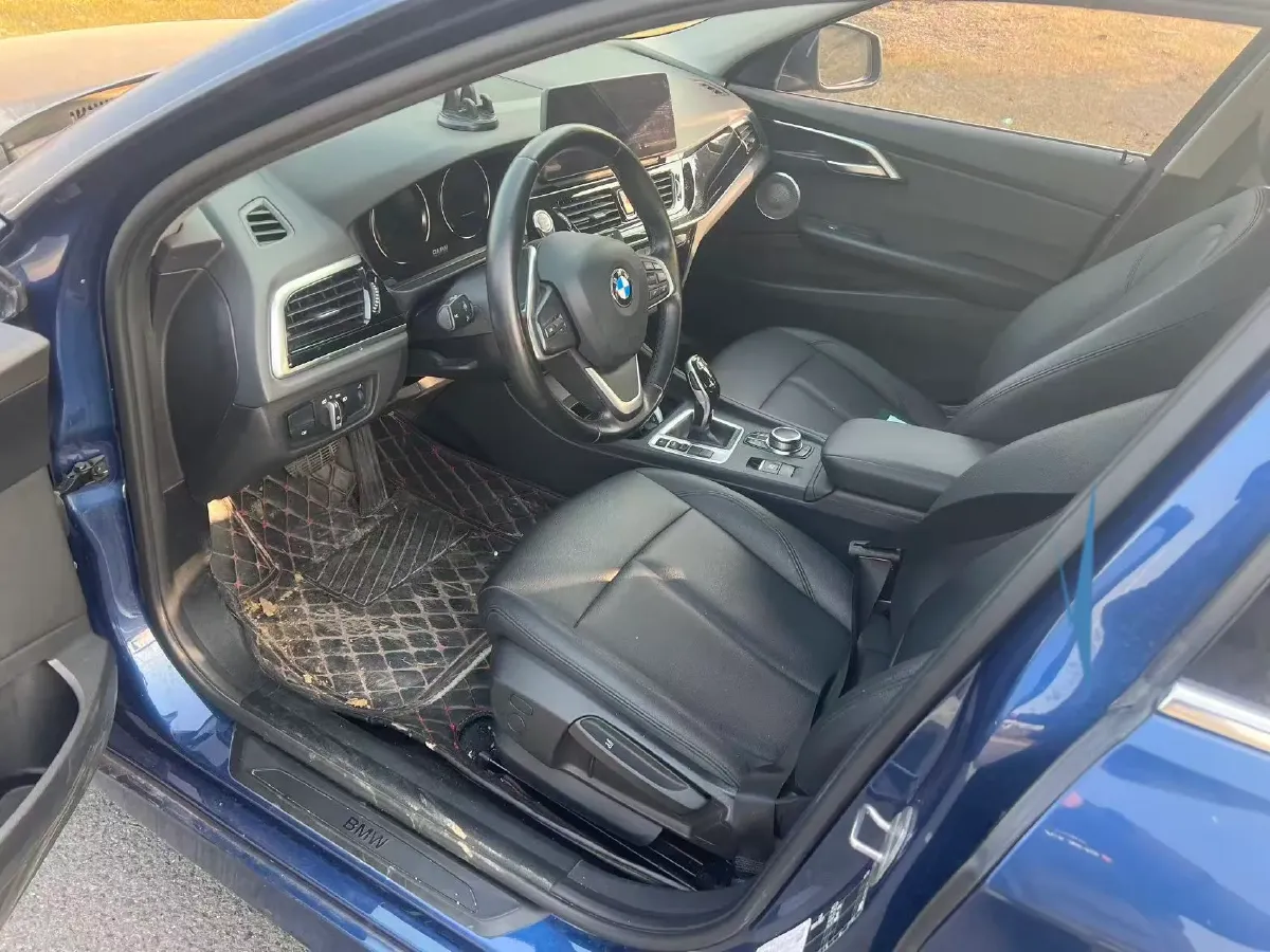 2022 BMW 1 Series 1.5T 140HP L3 7DCT,autocango,china used car exporter,china ev exporter,chinese used car exporter,chinese used ev exporter