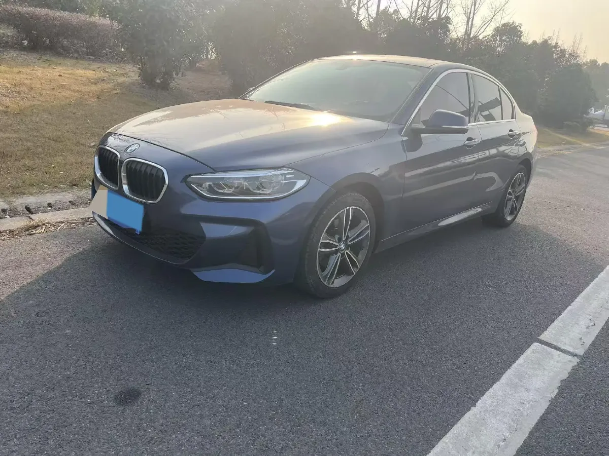 2022 BMW 1 Series 1.5T 140HP L3 7DCT,autocango,china used car exporter,china ev exporter,chinese used car exporter,chinese used ev exporter