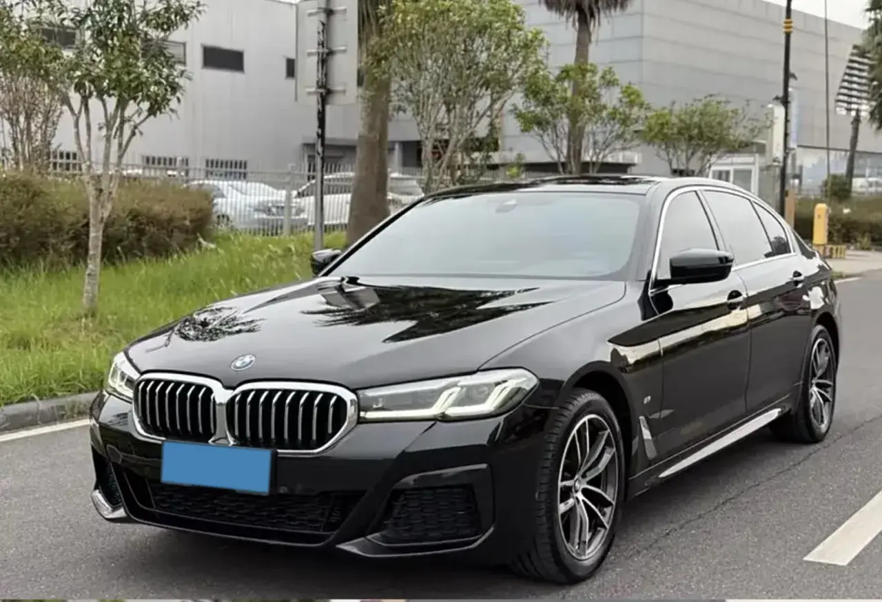 2022 BMW 5 Series 2.0T 184HP L4 8AT