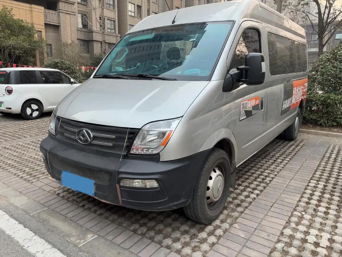 2020 MAXUS XinTu V80 2.5T 136HP L4 6MT