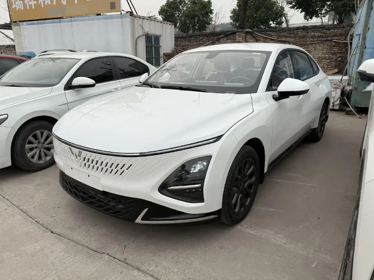 2024 WuLing XingGuang 1.5L 106HP L4 E-CVT PHEV 9.5KWH