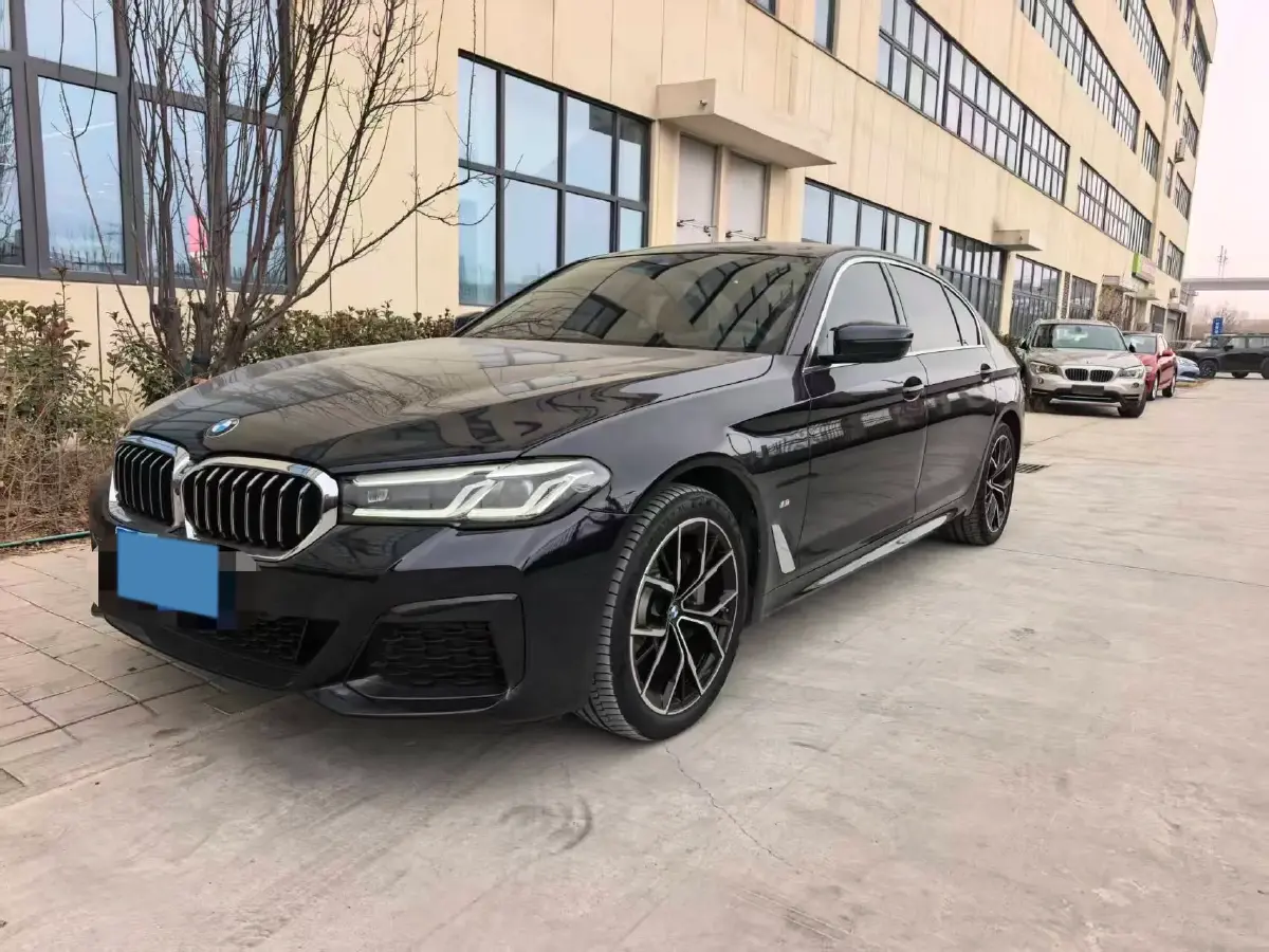 2023 BMW 5 Series 2.0T 245HP L4 8AT