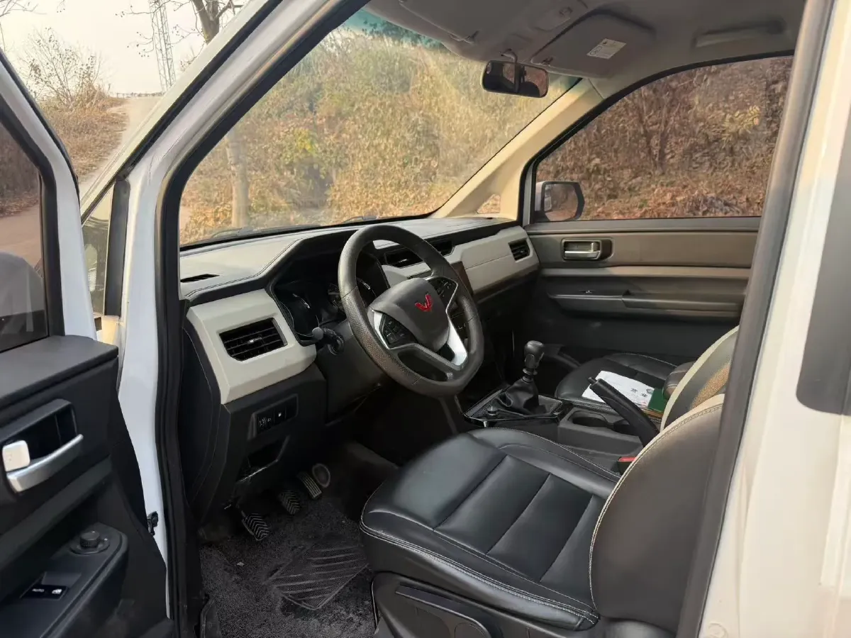 2021 WuLing ZhengChen 1.5T 147HP L4 6MT,autocango,china used car exporter,china ev exporter,chinese used car exporter,chinese used ev exporter