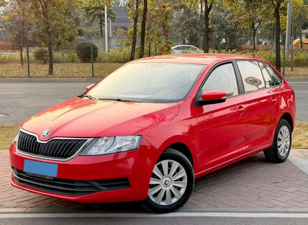 2018 Skoda Rapid Spaceback 1.6L 110HP L4 6AT