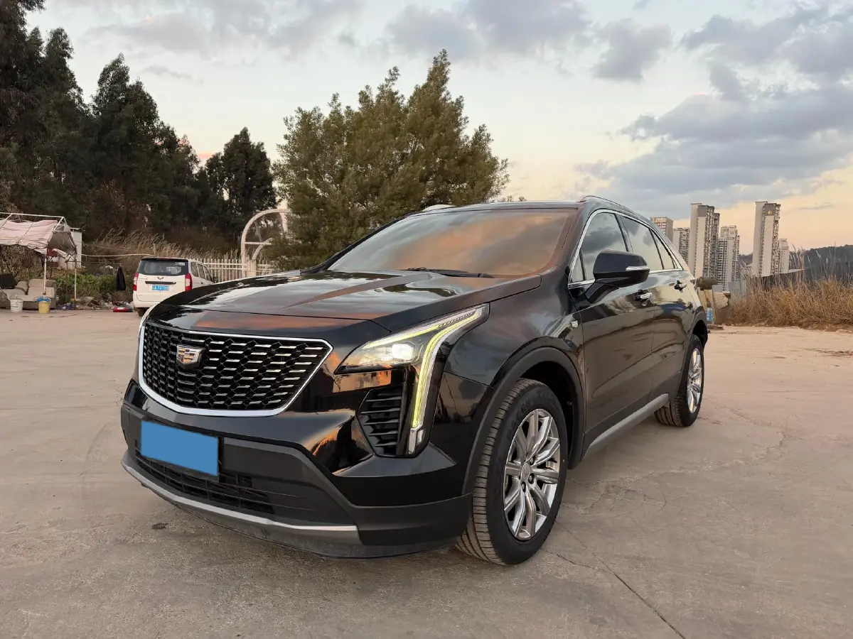 2018 Cadillac XT4 2.0T 241HP L4 9AT