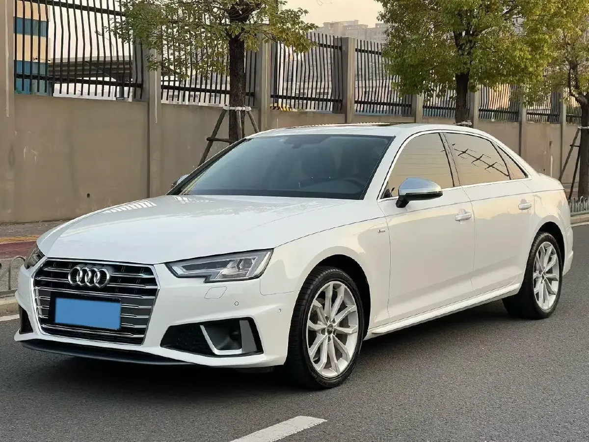 2019 Audi A4L 2.0T 190HP L4 7DCT