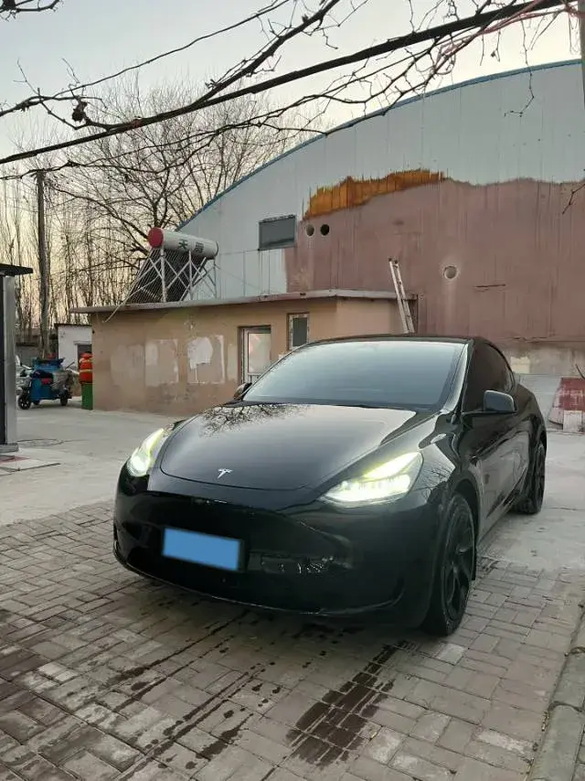 2022 Tesla Model Y BEV 60KWH