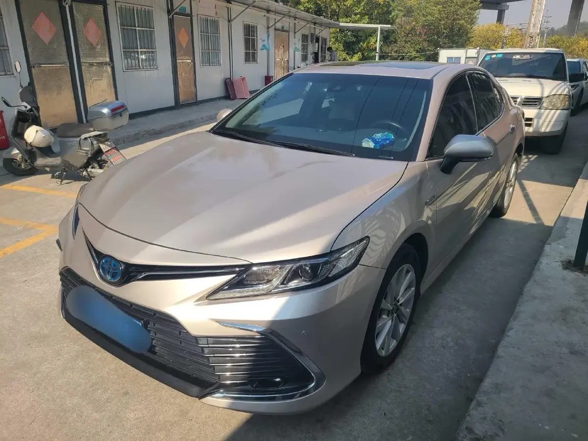 2021 Toyota Camry 2.5L 178HP L4 E-CVT Hybrid