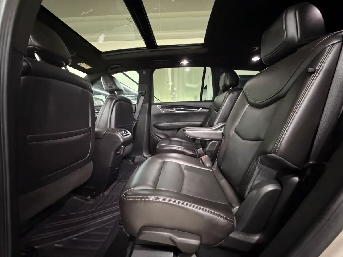 2021 Cadillac XT6 2.0T 237HP L4 9AT,autocango,china used car exporter,china ev exporter,chinese used car exporter,chinese used ev exporter