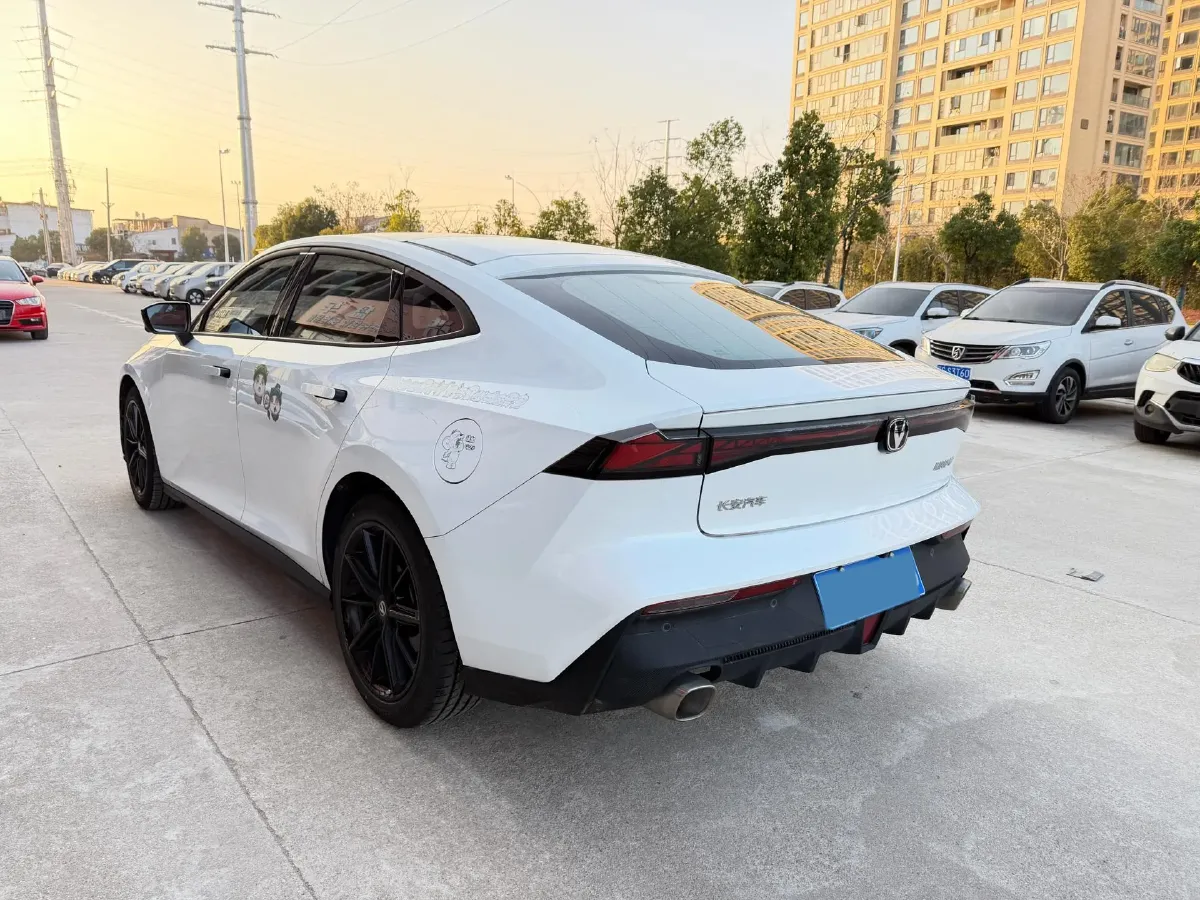 2023 ChangAn UNI-V 1.5T 188HP L4 7DCT,autocango,china used car exporter,china ev exporter,chinese used car exporter,chinese used ev exporter