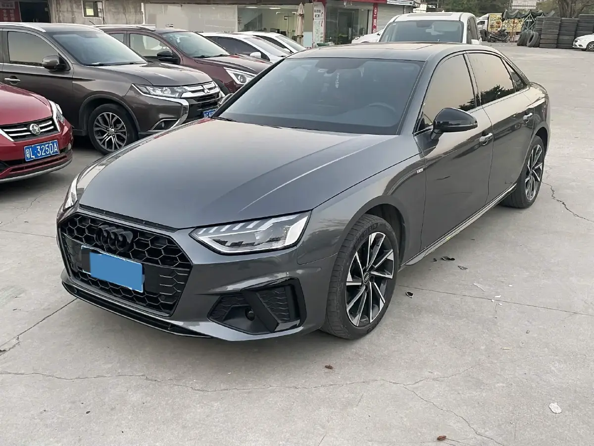 2023 Audi A4L 2.0T 190HP L4 7DCT