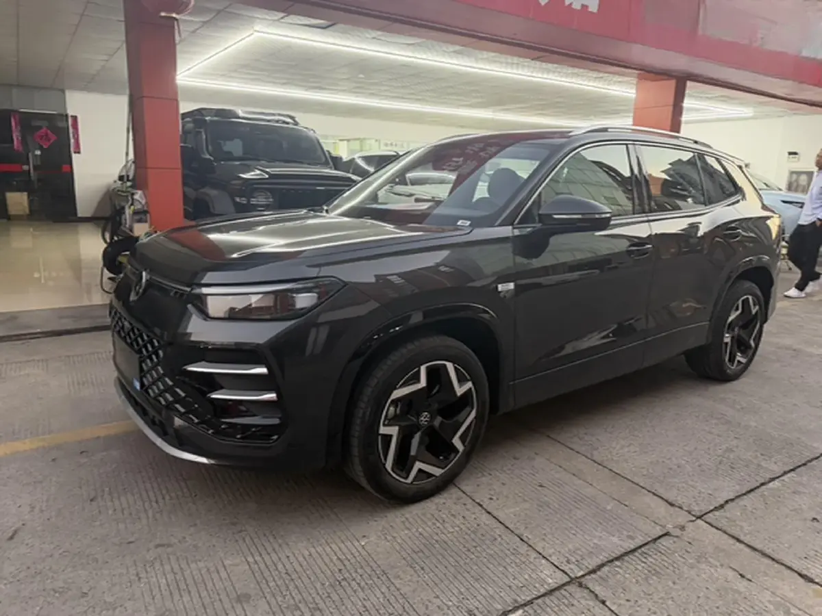 2025 Volkswagen Tayron 2.0T 186HP L4 7DCT