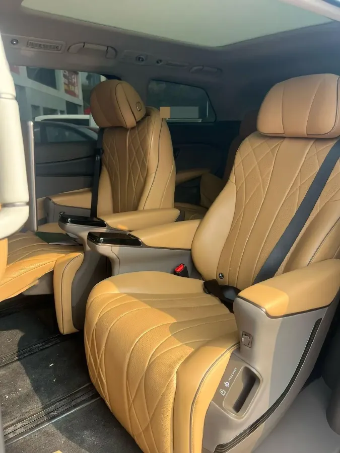 2022 Mercedes-Benz GLC Class 2.0T 197HP L4 9AT,autocango,china used car exporter,china ev exporter,chinese used car exporter,chinese used ev exporter