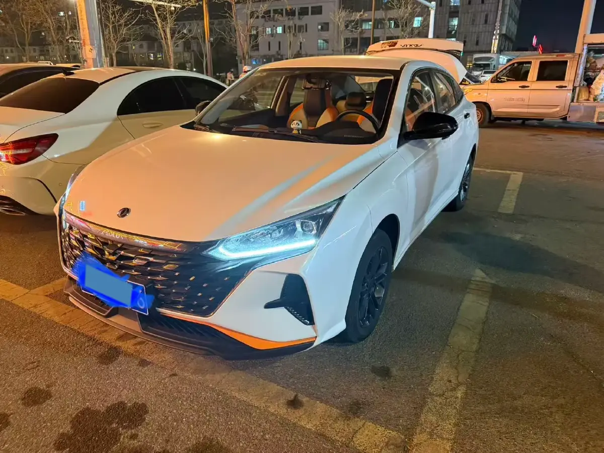 2023 DongFeng Aeolus YiXuan 1.5L 125HP L4 5MT