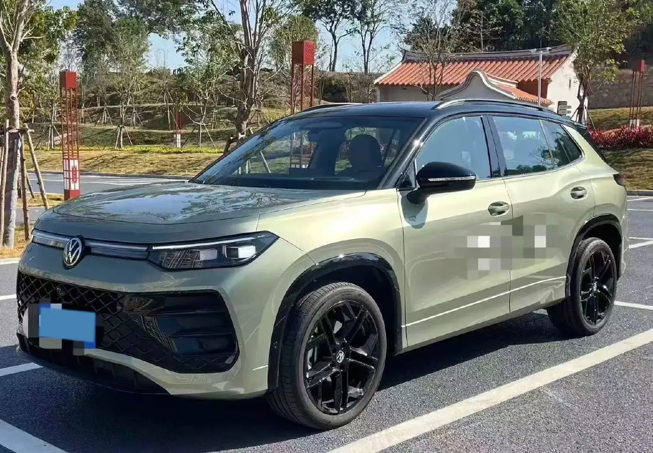 2025 Volkswagen Tayron 2.0T 220HP L4 7DCT