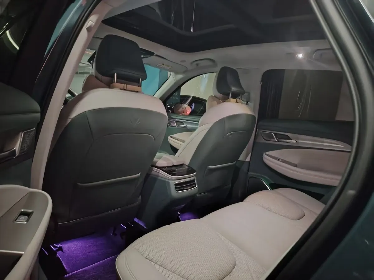 2023 ARCFOX αT BEV 93.6KWH,autocango,china used car exporter,china ev exporter,chinese used car exporter,chinese used ev exporter