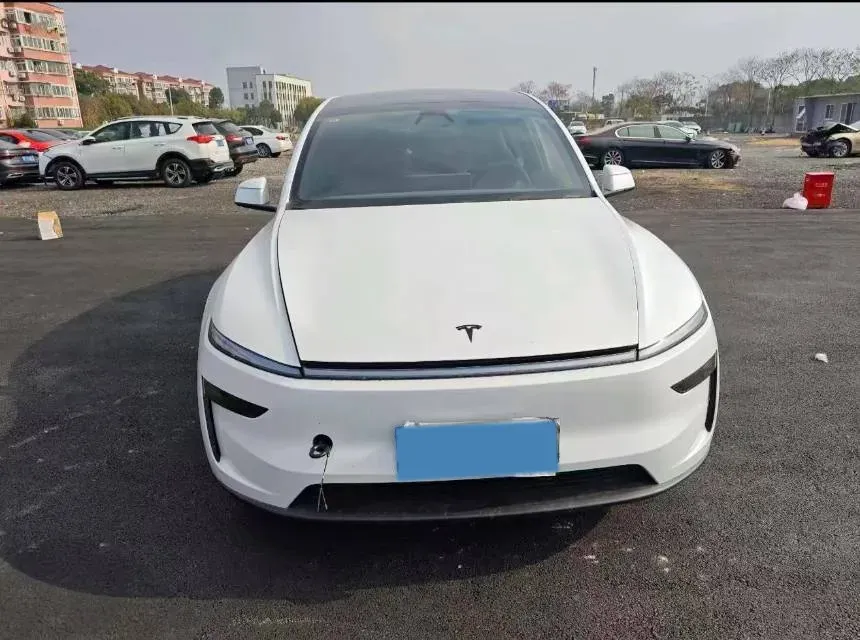 2025 Tesla Model Y L BEV,autocango,china used car exporter,china ev exporter,chinese used car exporter,chinese used ev exporter
