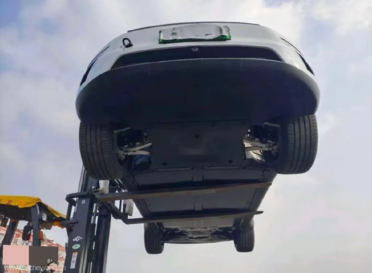 2025 Tesla Model Y L BEV,autocango,china used car exporter,china ev exporter,chinese used car exporter,chinese used ev exporter