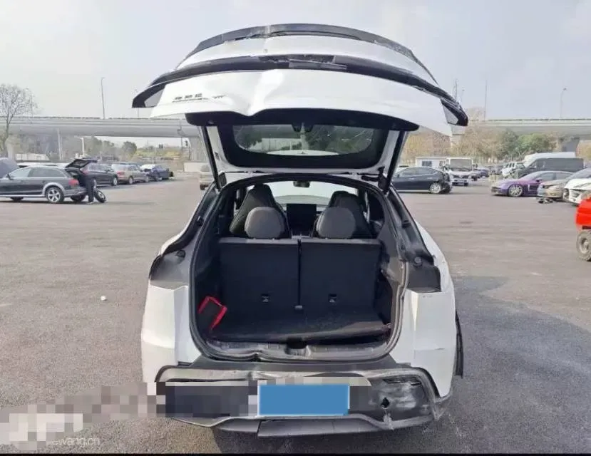 2025 Tesla Model Y L BEV,autocango,china used car exporter,china ev exporter,chinese used car exporter,chinese used ev exporter